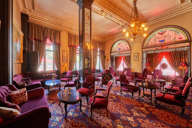 Orient Bar