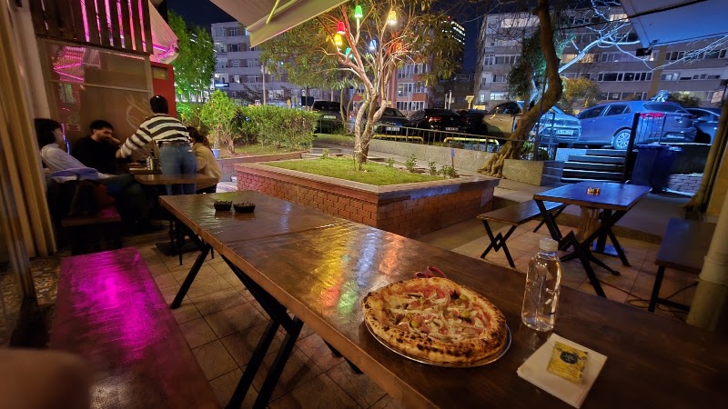 Lou Pizza Napoletana